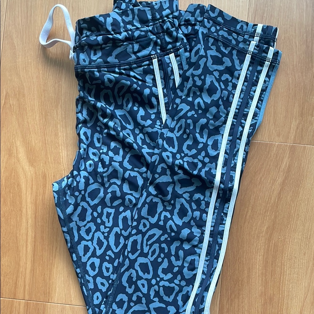 Soul Cycle Blue Leopard Print Leggings